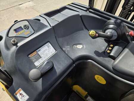 Carretilla retráctil 2019  Yale ESC030AD (11)