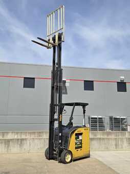 Carretilla retráctil 2019  Yale ESC030AD (8)