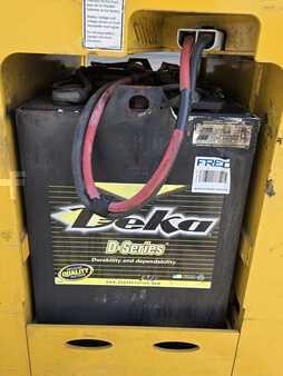 Carretilla retráctil 2019  Yale ESC030AD (9)