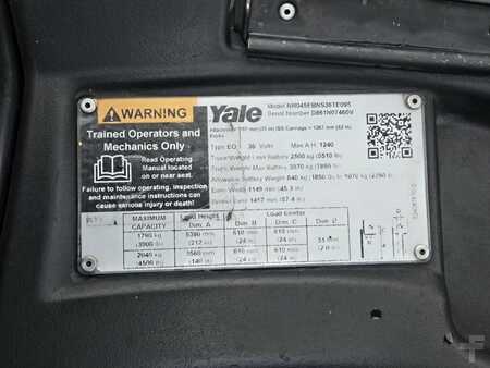 Reach Trucks 2021  Yale NR045EB (14)