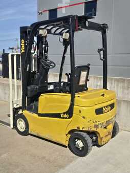 Montacargas diésel 2019  Yale ERP030VF (2)