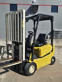 Montacargas diésel 2019  Yale ERP030VF (7)