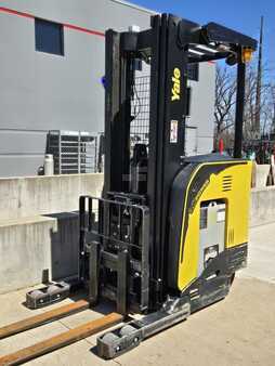 Reach Trucks 2021  Yale NR045EB (3)