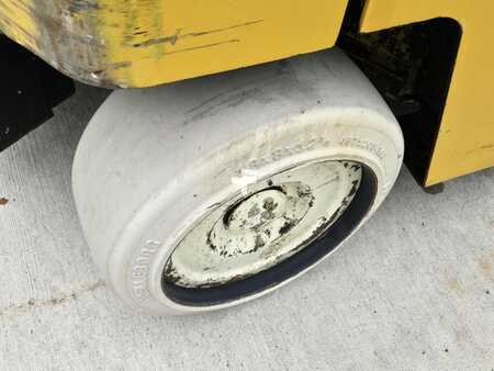 Propane Forklifts 2002  Yale GLC120MJ (10)