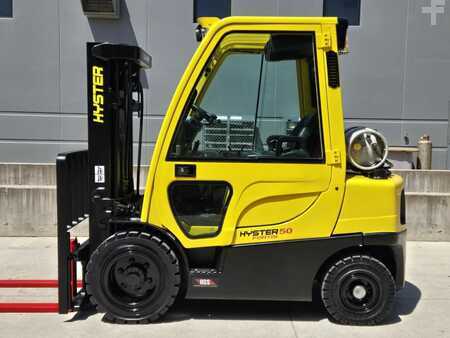 Propane Forklifts 2017  Hyster H50FT (1)