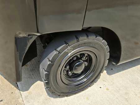 Propane Forklifts 2016  Hyster H40FTS (11)