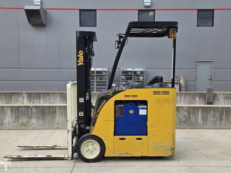 Reach Trucks 2017  Yale ESC040AD (1)
