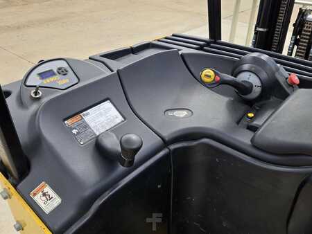 Reach Trucks 2017  Yale ESC040AD (13)
