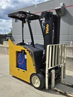 Reach Trucks 2017  Yale ESC040AD (4)