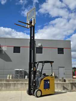 Reach Trucks 2017  Yale ESC040AD (8)