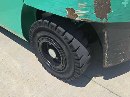 Propane Forklifts 2020  Mitsubishi FG30N (11)