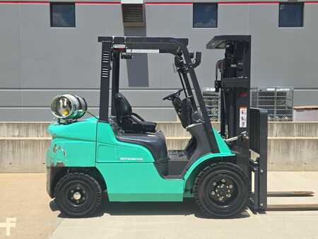 Propane Forklifts 2020  Mitsubishi FG30N (6)