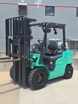 Propane Forklifts 2020  Mitsubishi FG30N (7)