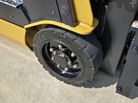 Propane Forklifts 2016  CAT Lift Trucks 2C3000 (10)