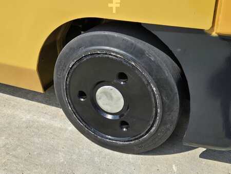 Propane Forklifts 2016  CAT Lift Trucks 2C3000 (11)