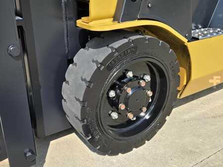 Propane Forklifts 2016  CAT Lift Trucks 2C3000 (9)