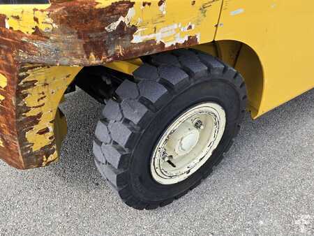 Propane Forklifts 2018  Yale GLP120VX (10)