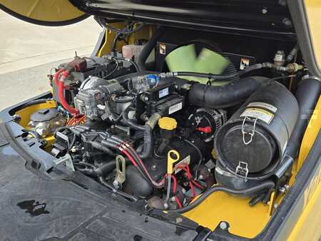 Propane Forklifts 2018  Yale GLP120VX (11)