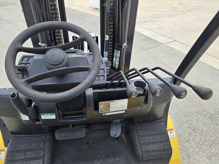 Propane Forklifts 2018  Yale GLP120VX (12)