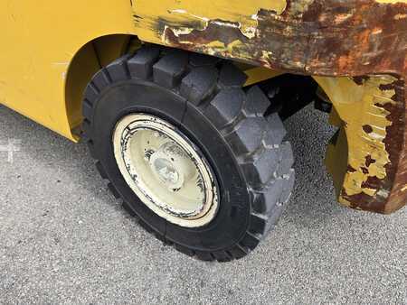 Propane Forklifts 2018  Yale GLP120VX (9)