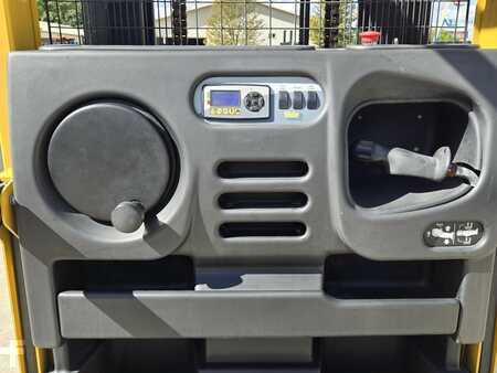 Vertical order pickers 2018  Yale OS030EF (10)