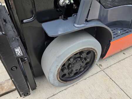 Carretilla elevadora GLP 2019  Toyota 8FGCU25 (9)