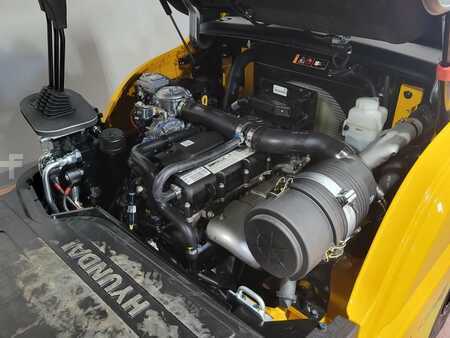 Montacargas GLP 2016  Hyundai 25L-9A (14)