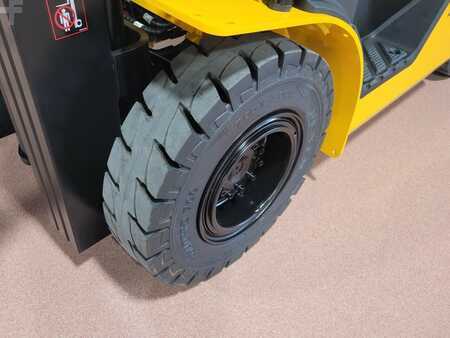 Montacargas GLP 2016  Hyundai 25L-9A (9)