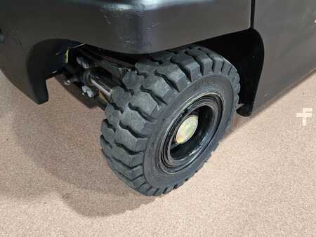 Montacargas diésel 2010  Hyster J50XN (11)