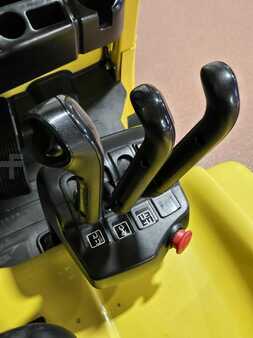 Montacargas diésel 2010  Hyster J50XN (14)