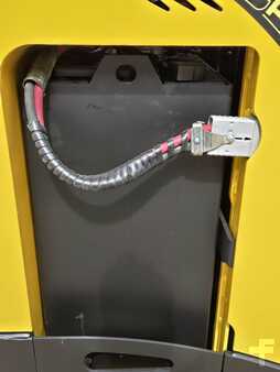 Reach Trucks 2020  Yale NR045EB (11)