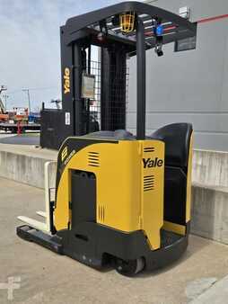 Reach Trucks 2020  Yale NR045EB (2)