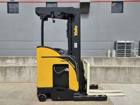 Reach Trucks 2020  Yale NR045EB (6)