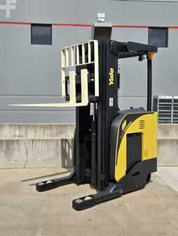 Reach Trucks 2020  Yale NR045EB (7)