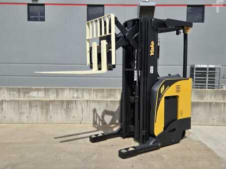 Reach Trucks 2020  Yale NR045EB (8)