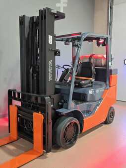 Carretilla elevadora GLP 2017  Toyota 8FGC35U-BCS (3)