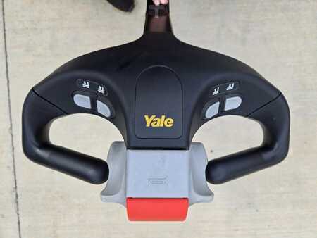 Pallet Stackers 2016  Yale MSW025LF (10)