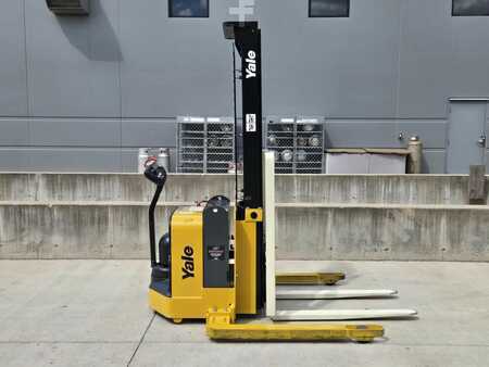 Pallet Stackers 2016  Yale MSW025LF (6)