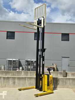 Pallet Stackers 2016  Yale MSW025LF (7)