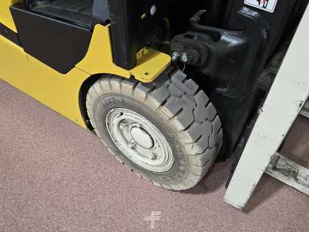 Montacargas diésel 2015  Yale ERP025VC (10)