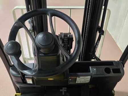 Montacargas diésel 2015  Yale ERP025VC (14)