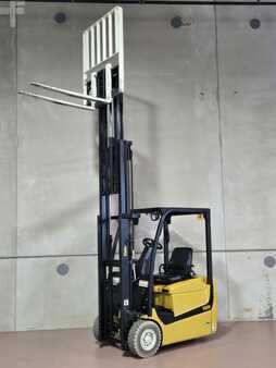 Montacargas diésel 2015  Yale ERP025VC (8)