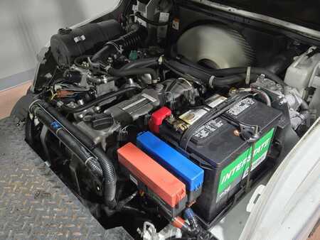 Propane Forklifts 2015  Unicarriers CF60 (9)