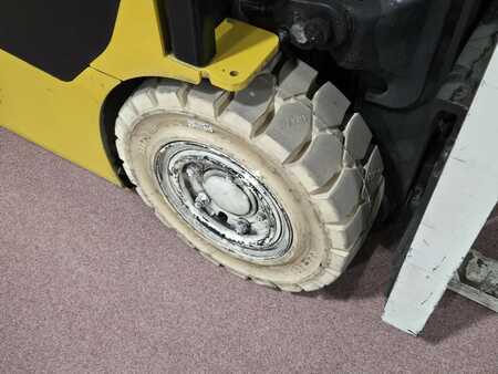 Montacargas diésel 2016  Yale ERP025VC (10)