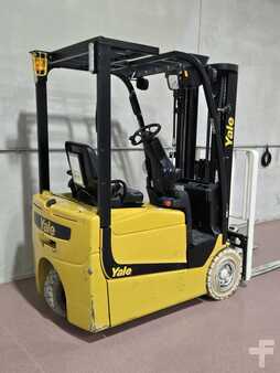 Montacargas diésel 2016  Yale ERP025VC (5)