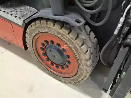 Montacargas Eléctrico (4 ruedas) 2021  Linde E25C (12)