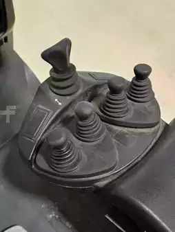 Montacargas Eléctrico (4 ruedas) 2021  Linde E25C (14)