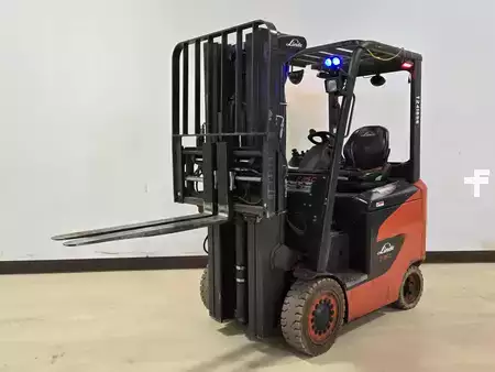 Montacargas Eléctrico (4 ruedas) 2021  Linde E25C (9)
