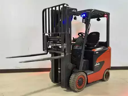 Montacargas Eléctrico (4 ruedas) 2021  Linde E25C (10)