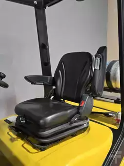 Propane Forklifts 2023  Yale GLP050UX (13)